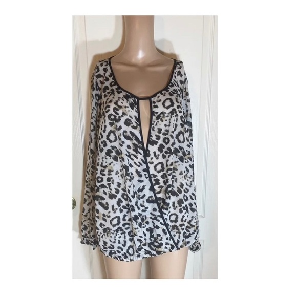 Torrid Black and White Leopard Print Blouse - Picture 1 of 4